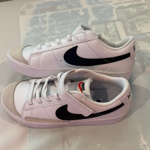 Nike Kids White and Black Velcro Sneakers - Picture 6 of 6